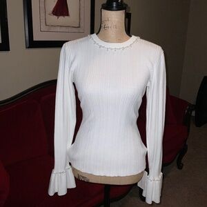 Chic & Elegant Commense Sweater!